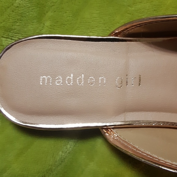 Madden Girl Rose Gold Metallic Loafers Slides - Picture 3 of 7